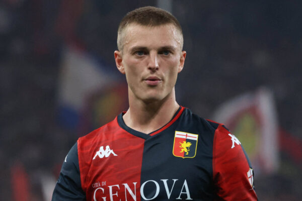 La Carriera di Albert Gudmundsson nel Calcio Professionistico
