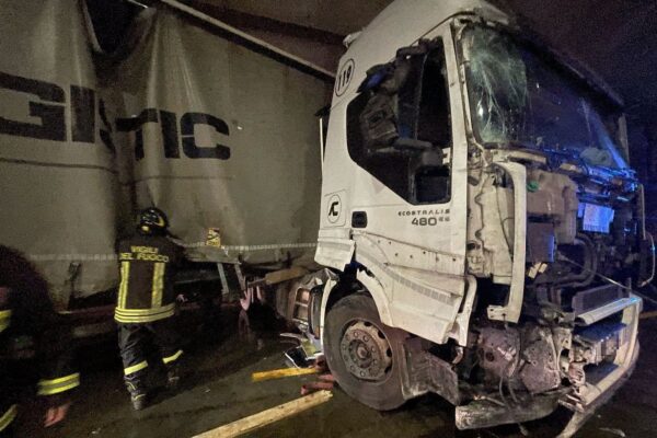Incidente sulla Tangenziale di Napoli: Ultimi Sviluppi e Impatti sul Traffico