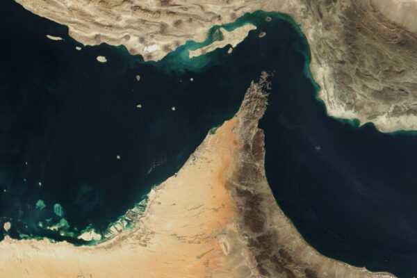 L’Importanza dello Stretto di Hormuz e le Tensioni Attuali in Iran