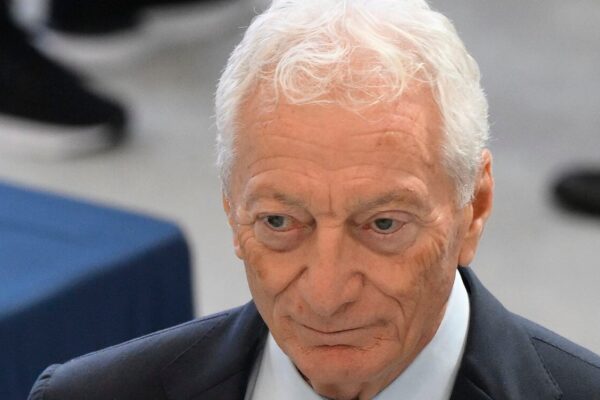 Luciano Buonfiglio: Età e Carriera di un Icona Italiana