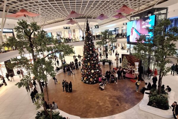Maximall Pontecagnano: Un Centro Commerciale Innovativo