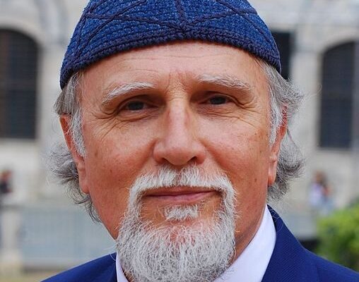 Moni Ovadia: Vita e Carriera di un Grande Artista