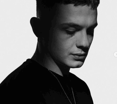 Olly Cantante: La Strada Verso il Successo Musicale