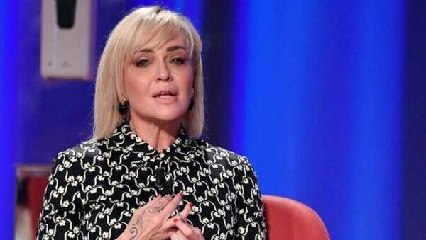 Paola Barale: Icona della Televisione Italiana