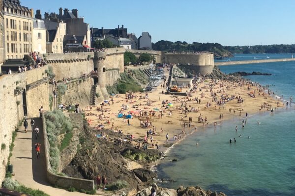 Saint-Malo: Esplorando la Città delle Corsari