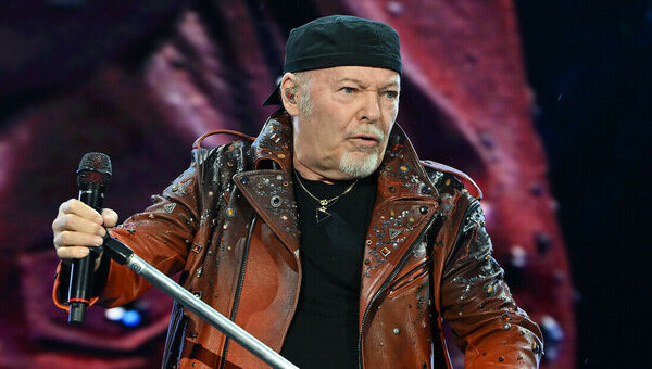 Vasco Rossi Arriva a Napoli: La Magia del Concerto