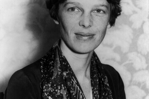 La Vita e l’Eredità di Amelia Earhart