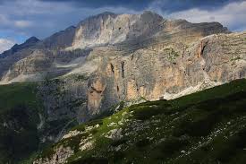Cima Falkner: Un Paradiso per Escursionisti e Alpinisti