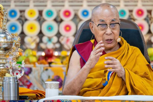 Il Dalai Lama: Guida Spirituale e Messaggero di Pace
