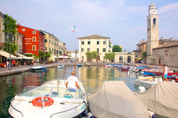 Scopri Lazise: Storia e Attrazioni di un Incantevole Borgo