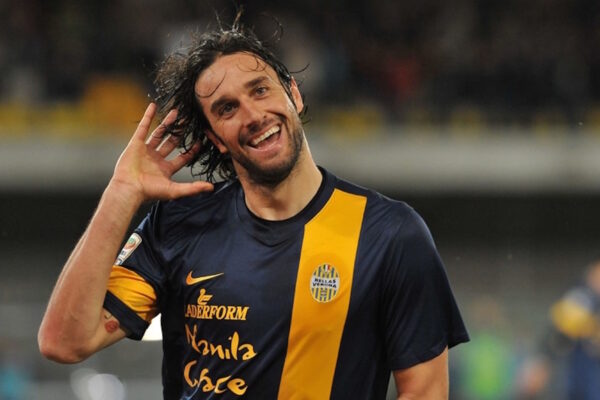 Luca Toni: La Storia di un Campione del Mondo