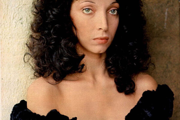 La Vita e la Carriera di Mariangela Melato