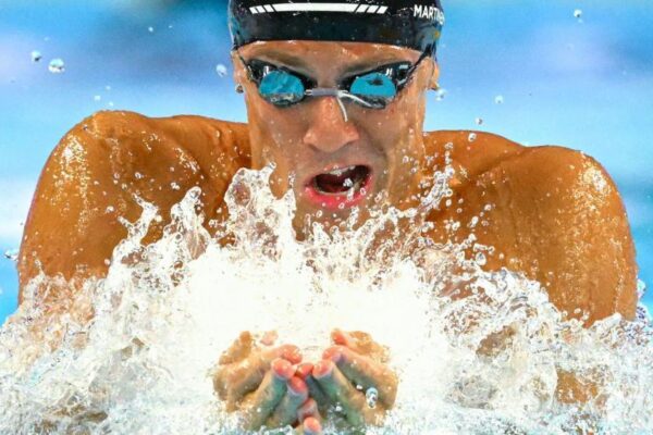 La Brillante Carriera di Martinenghi nel Nuoto Italiano