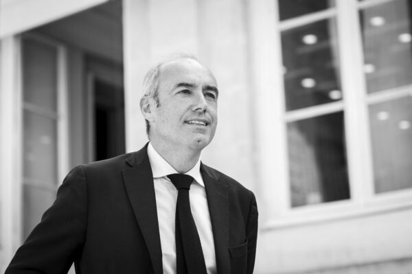 Olivier Marleix: Una Voce Influente nella Politica Francese
