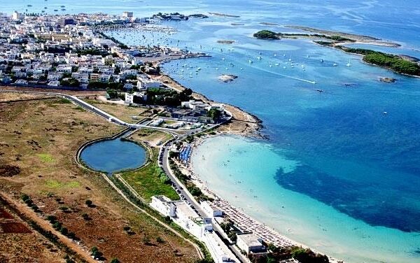 Esplora Porto Cesareo: Mare, Storia e Cultura nel Salento