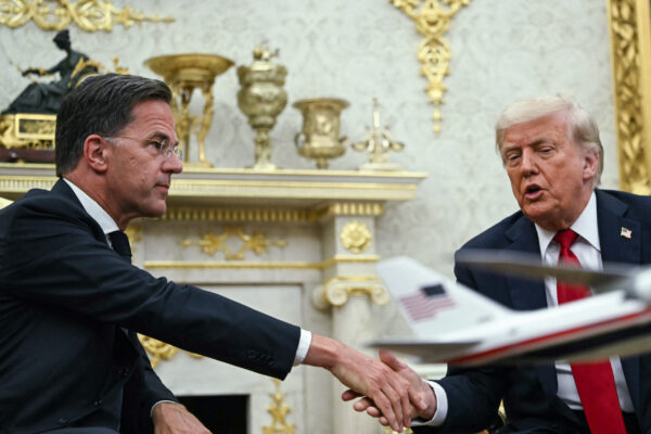 Trump e la Guerra in Ucraina: Il Ruolo di un Leader Controverso