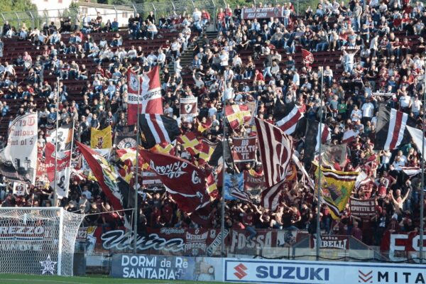 Arezzo e Carpi: Un Confronto tra Due Città Italiane