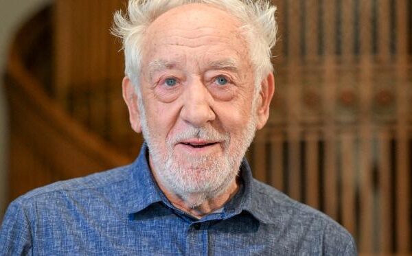 Dieter Hallervorden: Icona del Teatro e della Commedia Tedesca