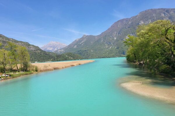 Esplora il Lago di Cavazzo: Storia e Attività