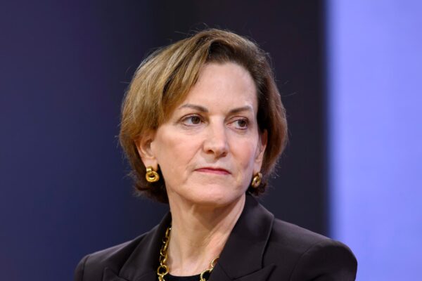Chi è Anne Applebaum? Un’Analisi del Lavoro e dell’Impatto