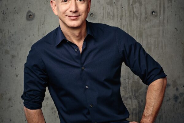 Jeff Bezos: L’Impatto di un Fenomeno Imprenditoriale