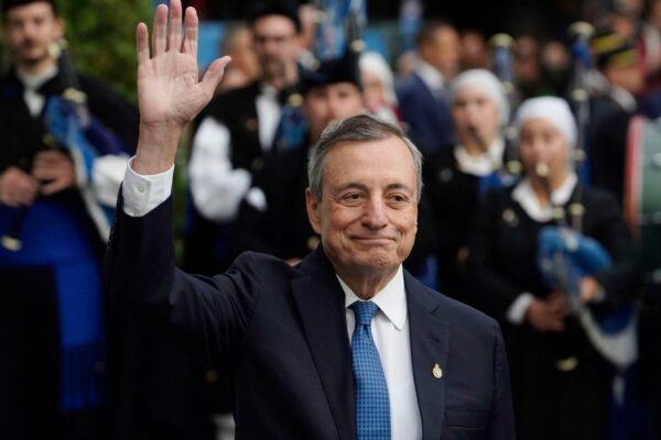 Il Federalismo Pragmatico di Draghi: Una Nuova Era Politica per l’Italia