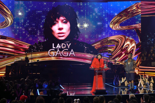 Lady Gaga Incanta Milano con il suo Spirito Unico