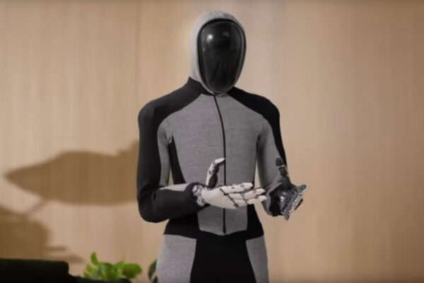 Il Futuro della Robotica: Introduzione al Neo Robot