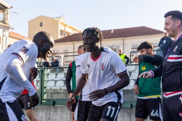 Pro Vercelli e Pergolettese: Un Derby per la Storia