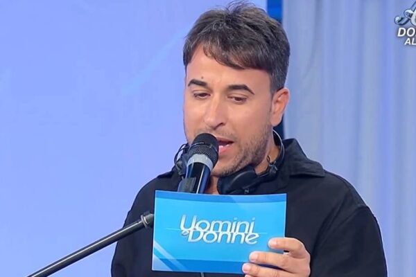 Tony: Il Protagonista di Uomini e Donne e le Sue Avventure