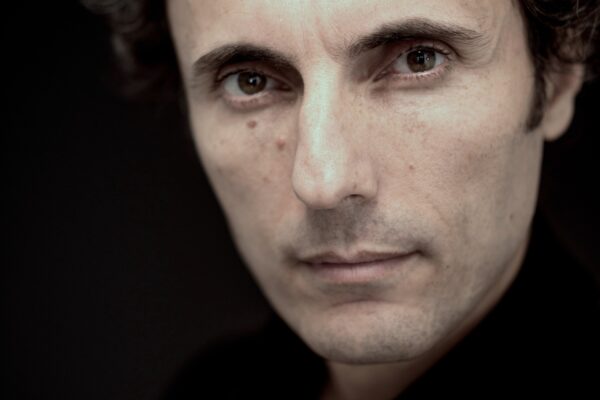 Valerio Aprea: Approfondimento su un Esperto di Settore