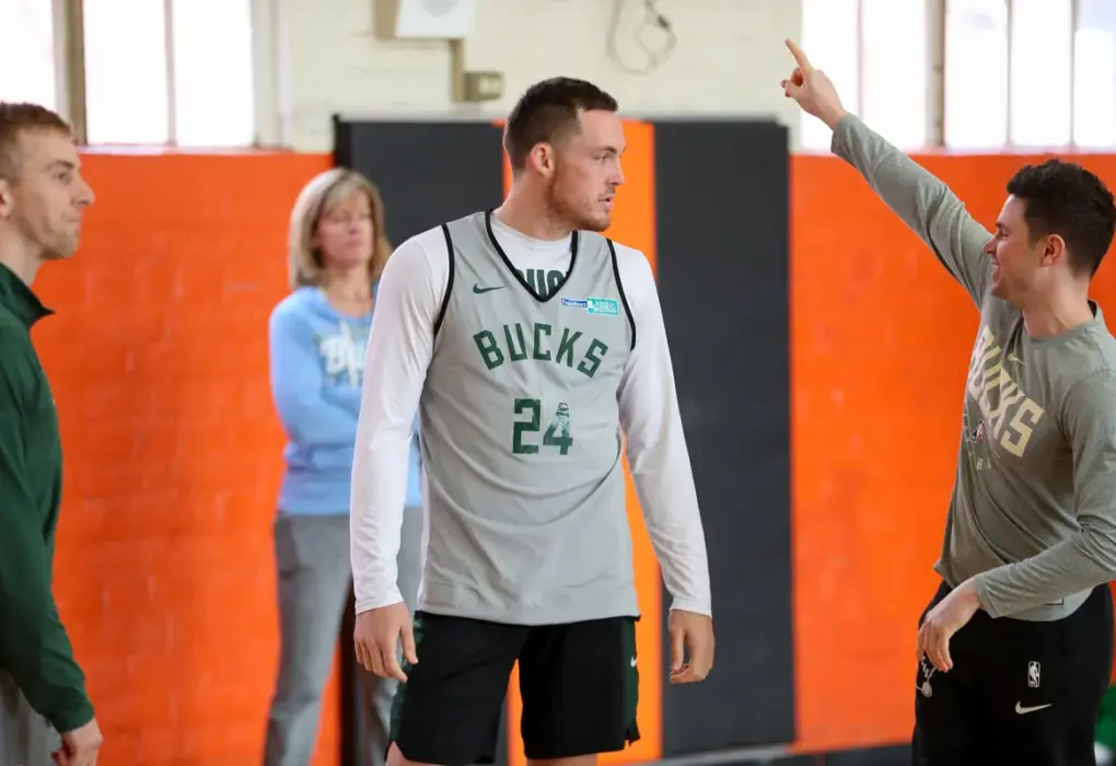 bucks - clippers — IT news