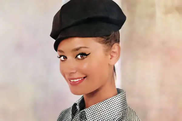 figlio adottivo raffaella carra — IT news