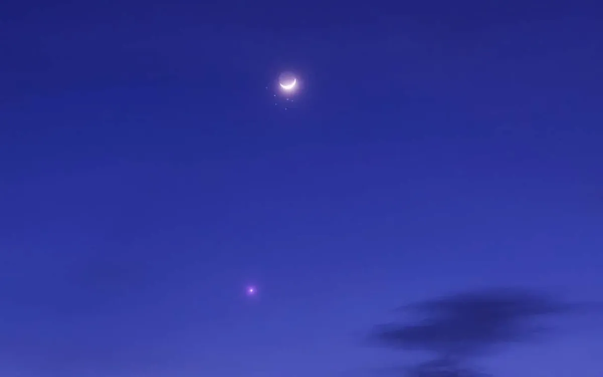 bacio luna venere — IT news