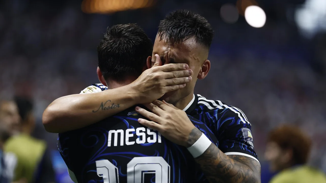 Argentina batte Inghilterra e vola in finale dei Mondiali image 1