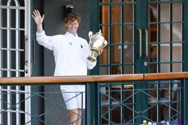 Sinner bocciato per la quarta volta all’esame della patente per la moto prima di Wimbledon