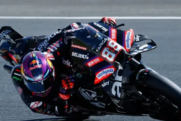 MotoGP Silverstone: Fernandez trionfa, Martin allunga in classifica, Bezzecchi sul podio