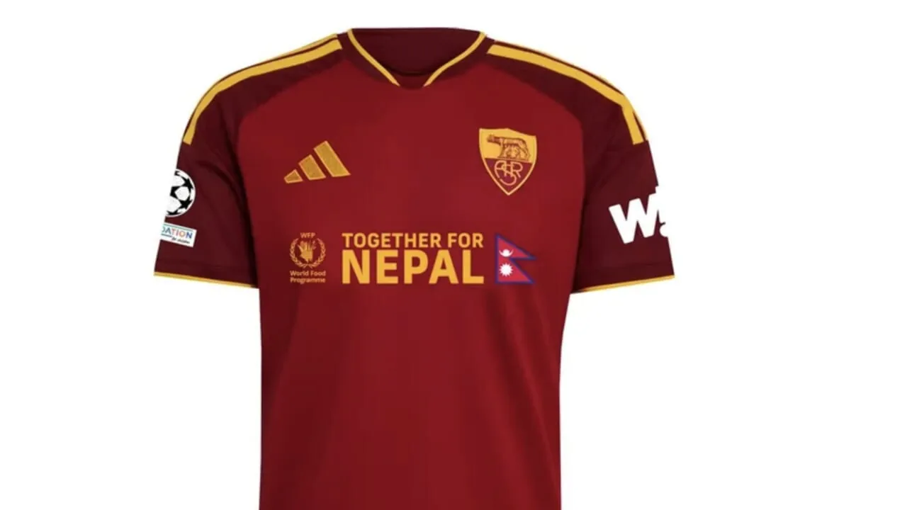 Roma in Champions League contro il Fenerbahce, con i tifosi in trasferta e una maglia speciale image 1